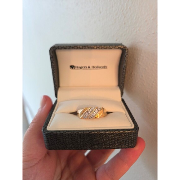 Gentlemen's 14K Yellow Gold Diamond Ring - Picture 2 of 4